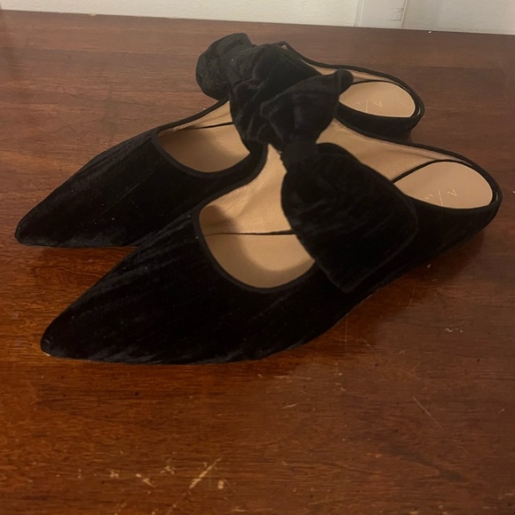 Anthropologie Shoes - Anthropologie Livia Women's Flats Mules Bow Pointed Black Velvet Black Size 8.5